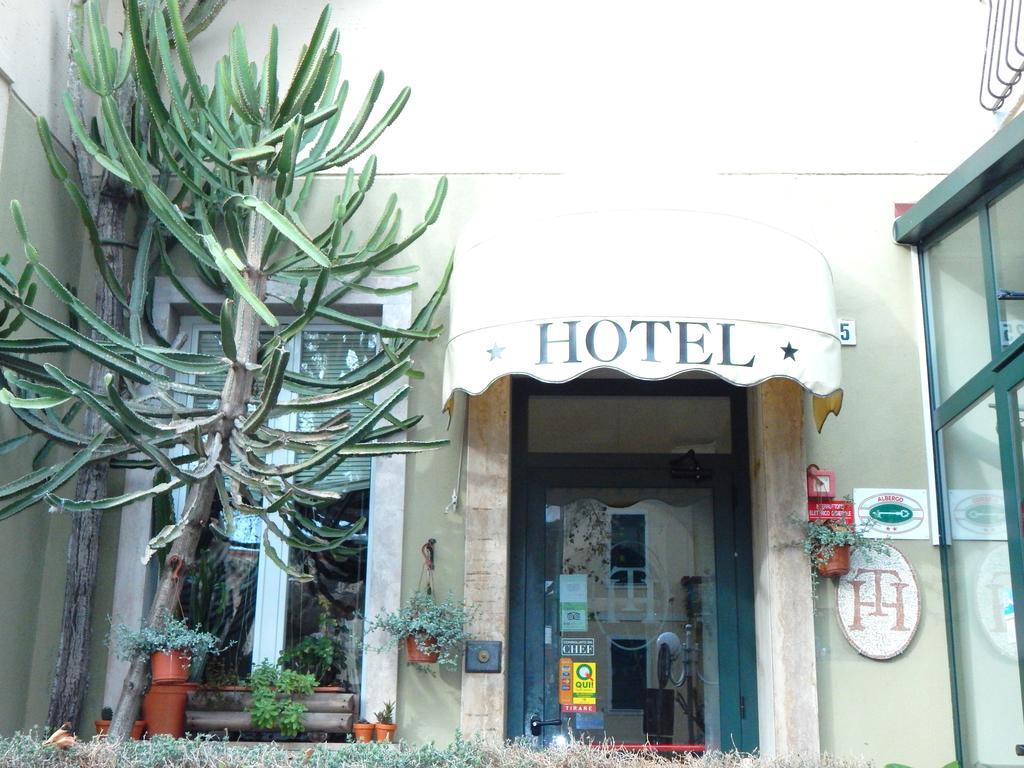 Albergo Torino Альбенга Экстерьер фото